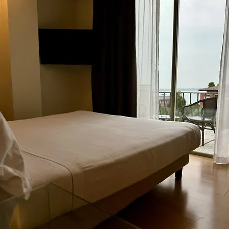 Olivi Hotel & Natural Spa Sirmione Exterior photo