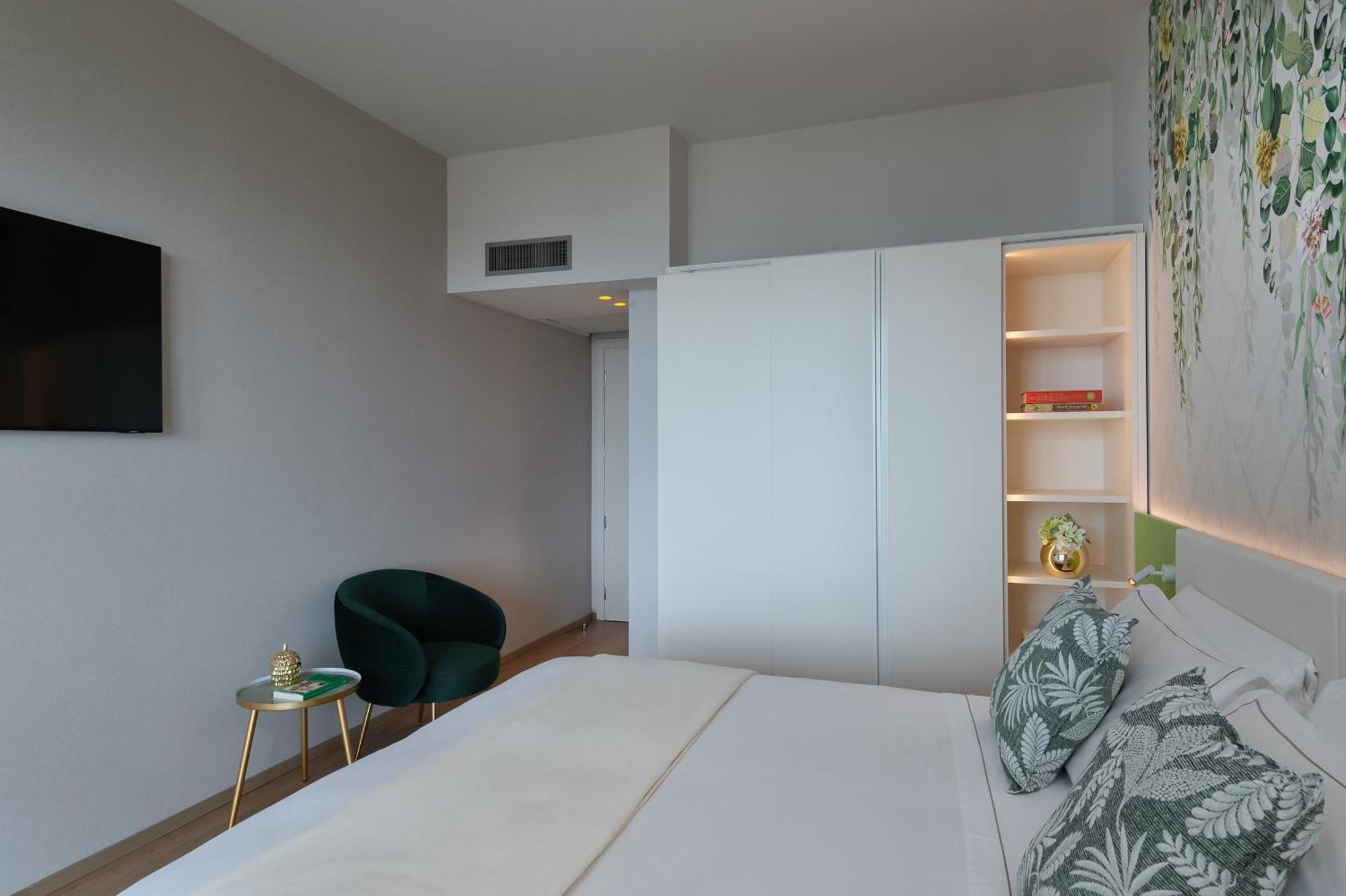 Olivi & Natural Hotel 4*