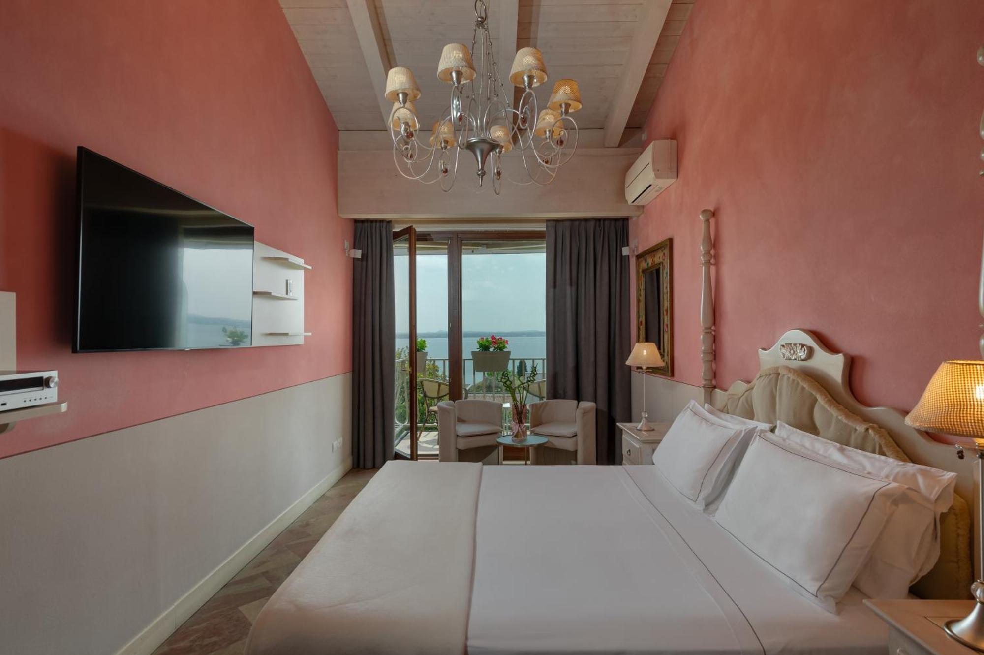 Olivi & Natural Hotel 4*